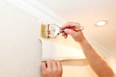 Pose de papier peint à Durmignat — revêtements muraux et toiles de verre